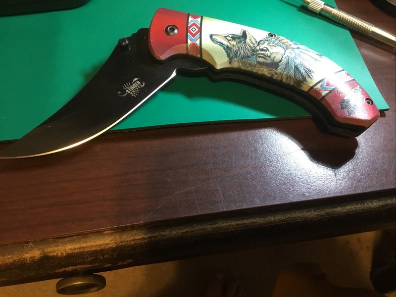 pocket knife with clip