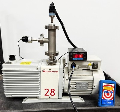 Edwards E2M28 28 Two-Stage Rotary Vane Vacuum Pump A37316903 0.01 mBar 220v 1ø