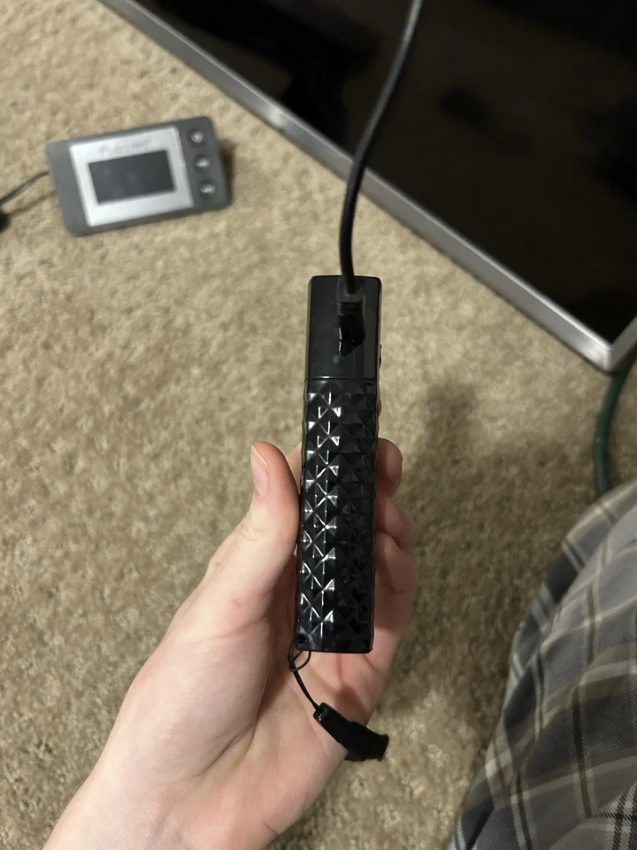 ifrogz GoLite - 2600 mAh 电池 + 手电筒 - 黑色 - 带充电线 — 第 4/4 张图片