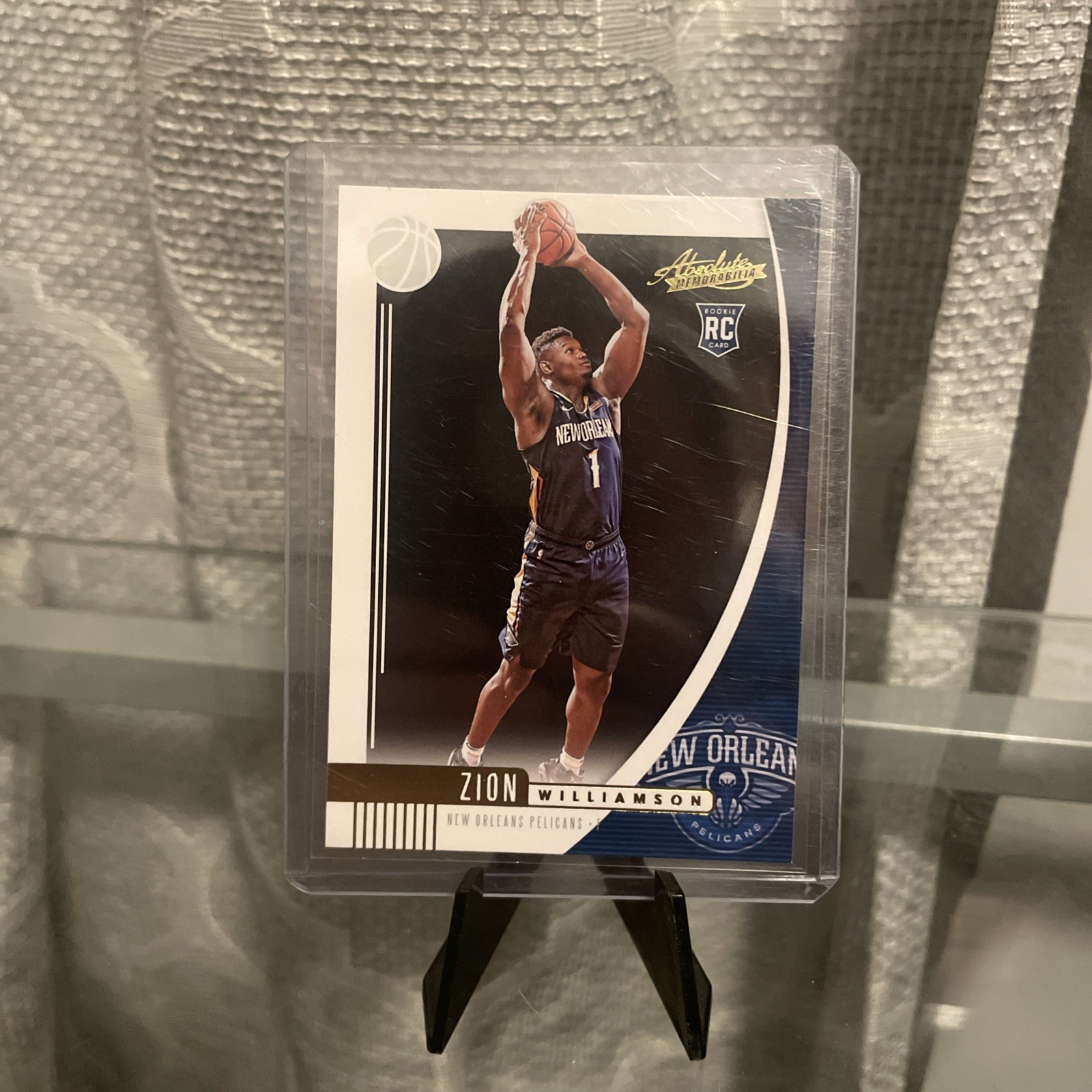2019-20 Panini Absolute Memorabilia - Retail #16 Zion Williamson (RC)