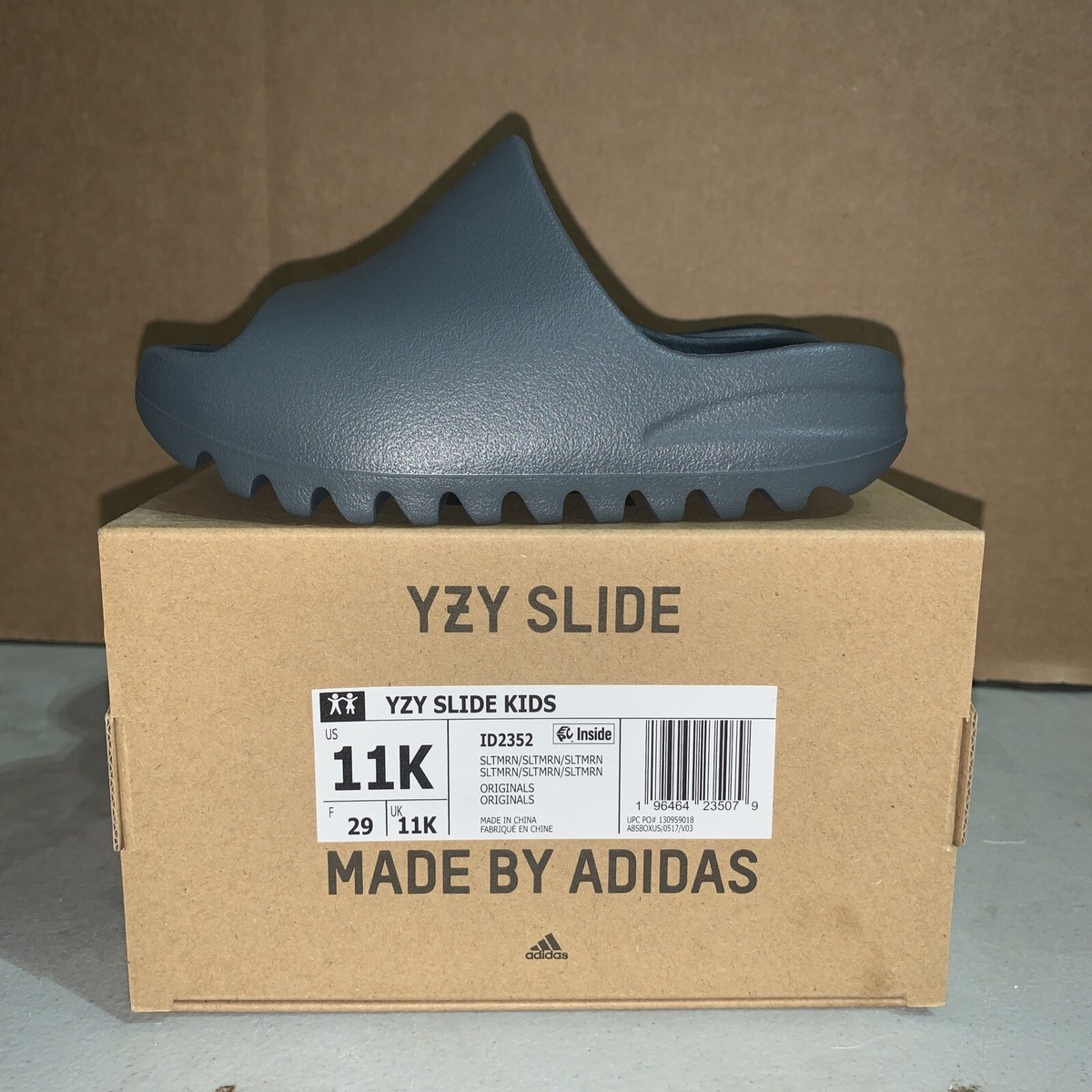 Adidas Yeezy Slide Slate Marine ID2352 Kids Size 11K BRAND Adidas Yeezy Slide Slate Marine ID2352 Kids Size 11K BRAND