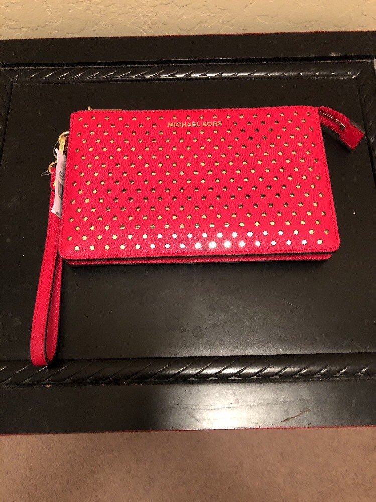 sale!Michael Kors(マイケルコース)-md gusset wristlet leather NWT Michael Kors MD Gusset Perforated Clutch Wristlet