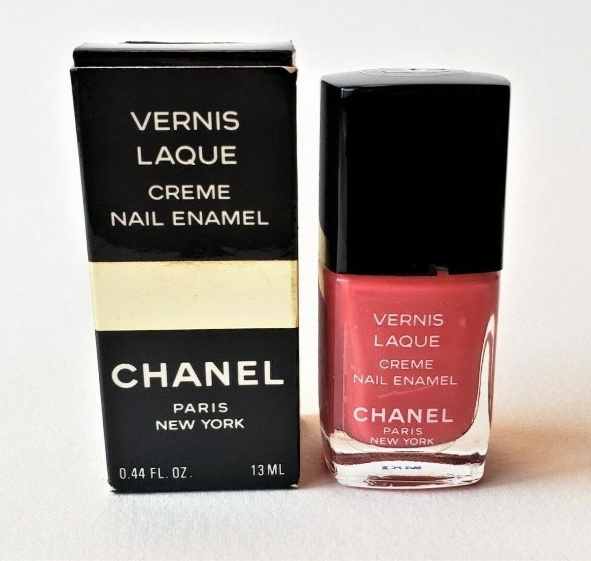 CHANEL Vernis Laque Nail Polish ROUGE CORALLINE / PINK CORAL