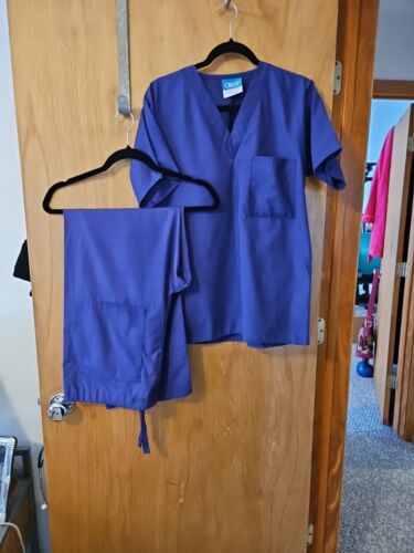 UNISEX SCRUBS NWOT, TOP XS BOTTOM MEDIUM, PURPLE