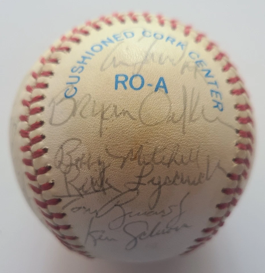 28x 签名签名签名 1983 年明尼苏达双城队棒球 Hrbek Gaetti Viola Kelly — 第 4/4 张图片