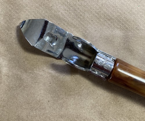VINTAGE KITCHEN STAINLESS METAL & PLASTIC HANDLE MANUAL BOTTLE & CAN OPENER 6" - Picture 4 of 6