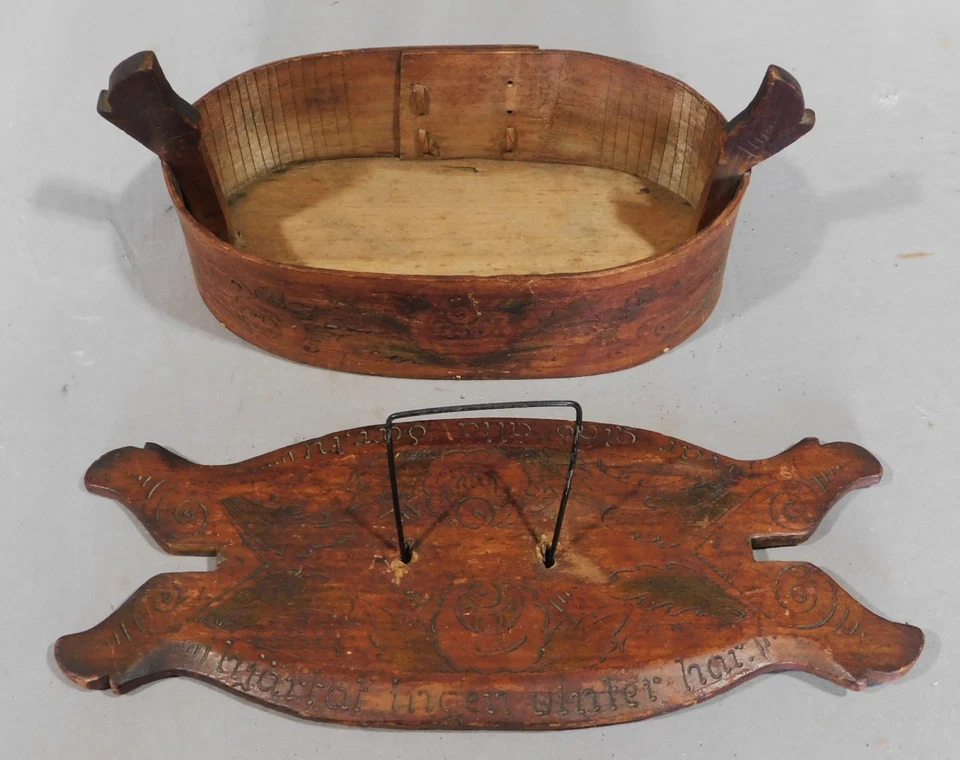 Antique folk art Swedish bride's box 19th century carved decorated paint flowers - Image 3 of 4