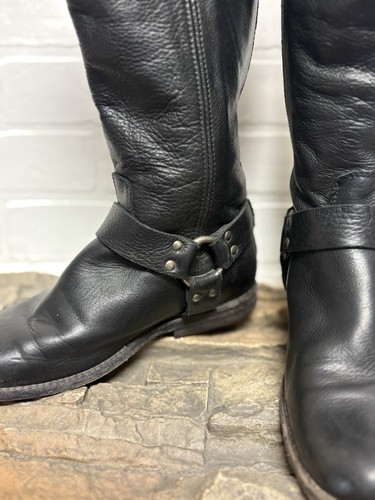 Frye 3476850 Phillip Arnés Mujer 7 Alto Cuero Negro Botas de Montar Cremallera Trasera - Imagen 3 de 9
