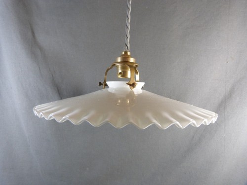 Vintage French Ruffled Opaline Milk Glass Ceiling Shade, w/Hardware, Ø 9 3/4" - Picture 8 of 12