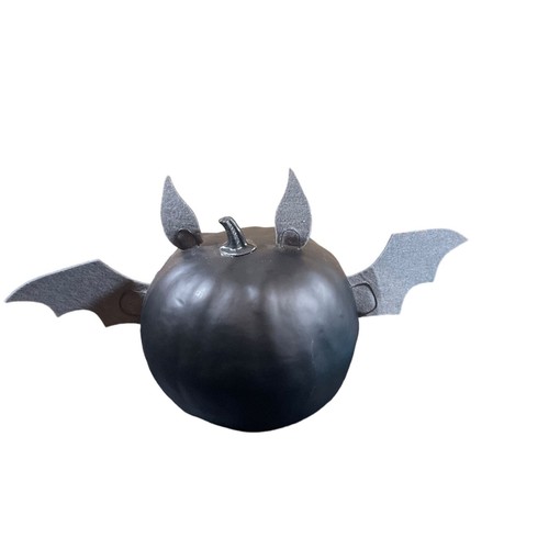 Hyde Fledermaus Kürbis Halloween bemalt Deko Skulptur Regal Sitter schwarz - Bild 3 von 5