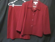Vintage Jones New York Skirt Suit Womens Size 12 Burgundy Lined- Shoulder Pads
