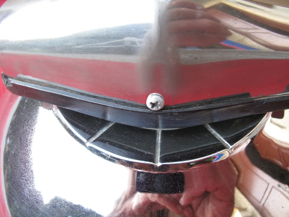 Kaiser Frazer 1951 Kit Continental Trasero Tapacubos Hollywood Accesorio Marco de Licencia Foto 2 de 4