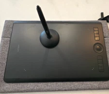 Wacom Intuos Pro PTH-660 Pen & Tablet GUARANTEED TO ARRIVE BEFORE CHRISTMAS!