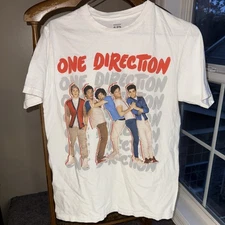 One Direction Graphic Tee White with Band Pictured Size Medium