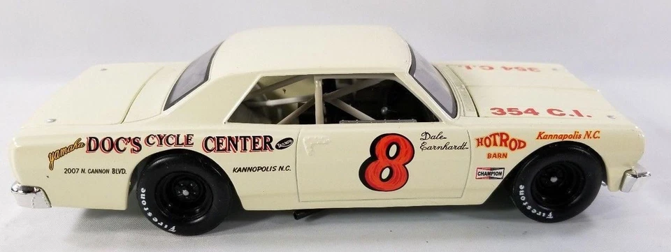 2001 Acción 1/24 Dale Earnhardt #8 1er Asphalt Win Doc's Cycle 1964 Chevelle Nuevo en caja Foto 3 de 4
