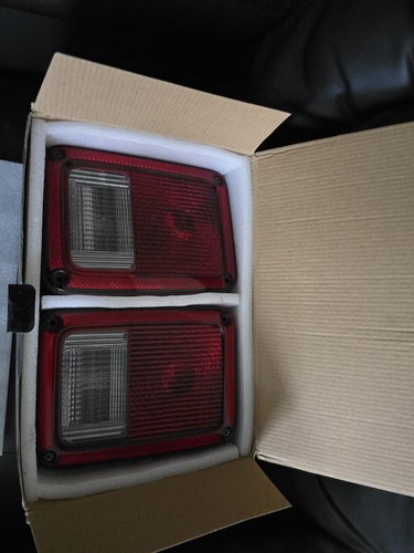 JEEP WRANGLER JK JKU 2007-17 TAIL LIGHTS REAR LAMP SET OEM FACTORY REPLACEMENT