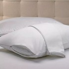 04 PAIRS X  ZIPPED WHITE   PILLOW PROTECTORS / PILLOW COVERS /SOFT ANTI ALLERGY