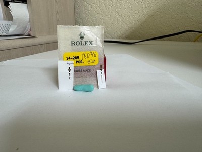 NOS Genuine Rolex yellow gold  1 Hour and 1 seconds Hands 14-285 Model 18038