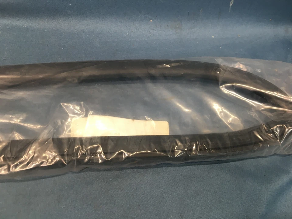 MTC#3866 Left Hard Top Seal Mercedes-Benz 350SL 380SL 380SLC 450SL 450SLC - Imagem 4 de 4