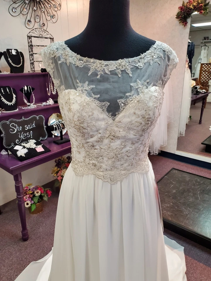 Vestido de novia/vestido de novia Maggie & Shirley estilo # 179 talla 8 marfil Foto 2 de 4