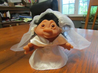 Original Trolls TT 2001 Playmates Troll Company Bride