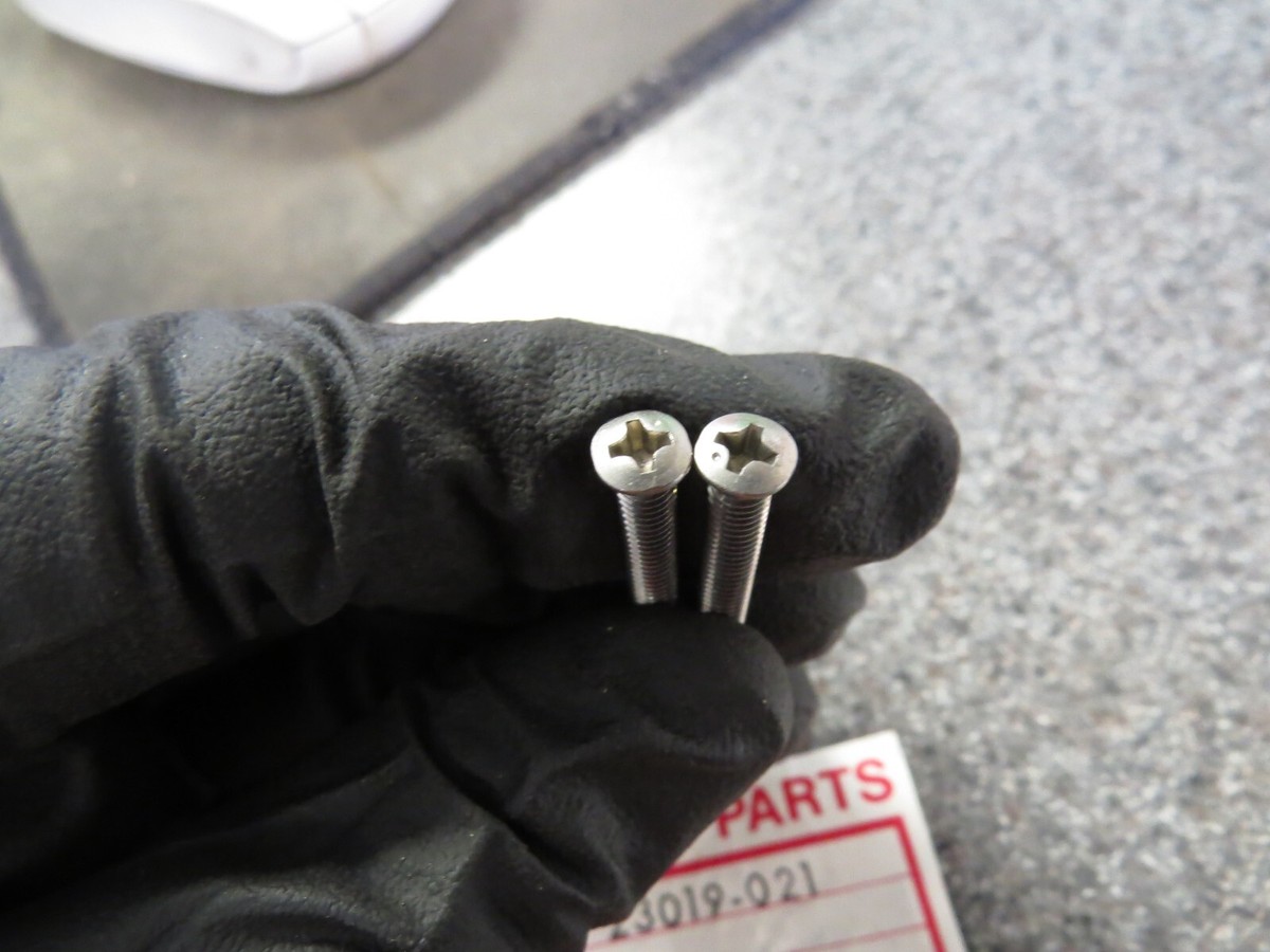NOS Kawasaki Focus Adjusting Screws KZ305 KZ440 H1 KZ1000 H2 Z1