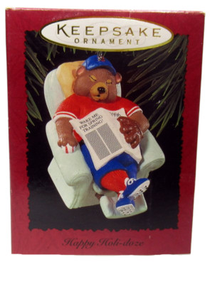 Hallmark Keepsake ''Happy Holi-doze'' Recliner Bear Christmas Tree Ornament 1996