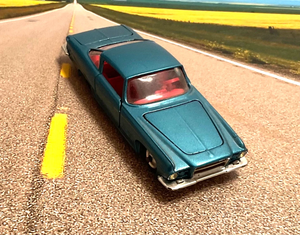 1963 CORGI Mettoy Gran Bretaña Chrysler Ghia L.6.4 Coupé #241 azul metálico Foto 4 de 4