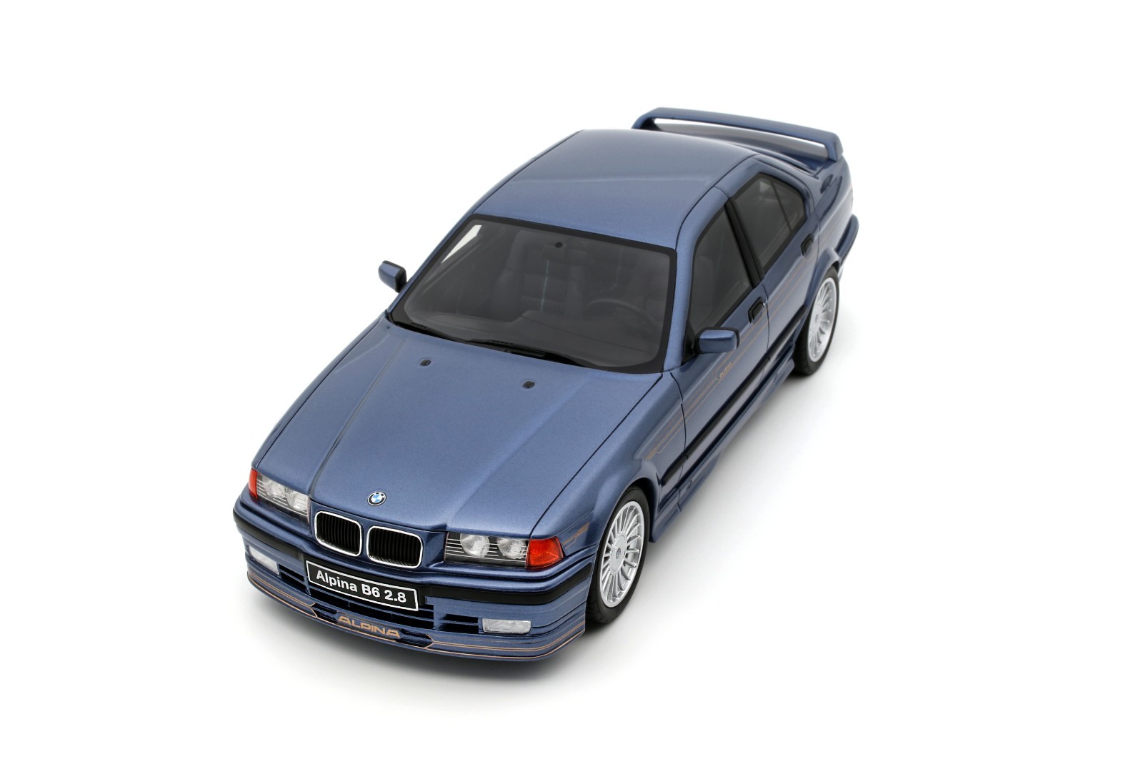 BMW Alpina B6 2.8 Sedan bleu métallisé Otto 1/18 OT1180 pour les passionnés de youngtimers