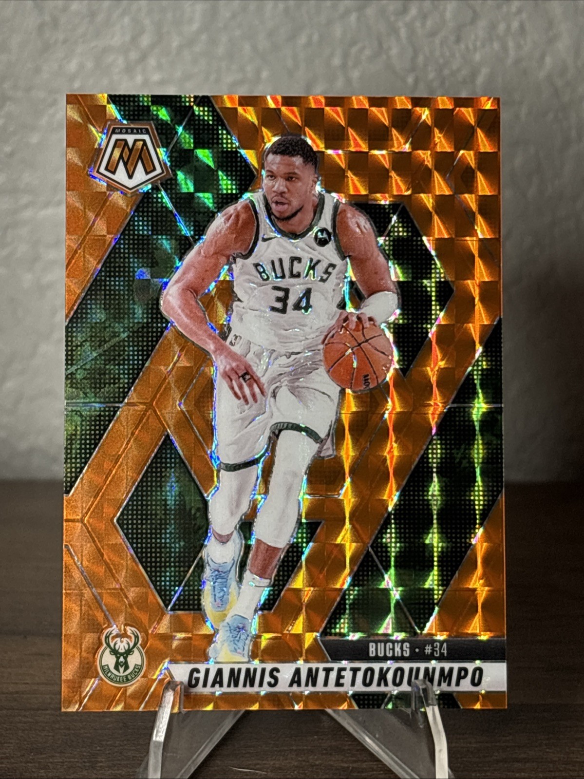 2024-25 Panini Mosaic Giannis Antetokounmpo Orange Prizm /249 #13 Bucks