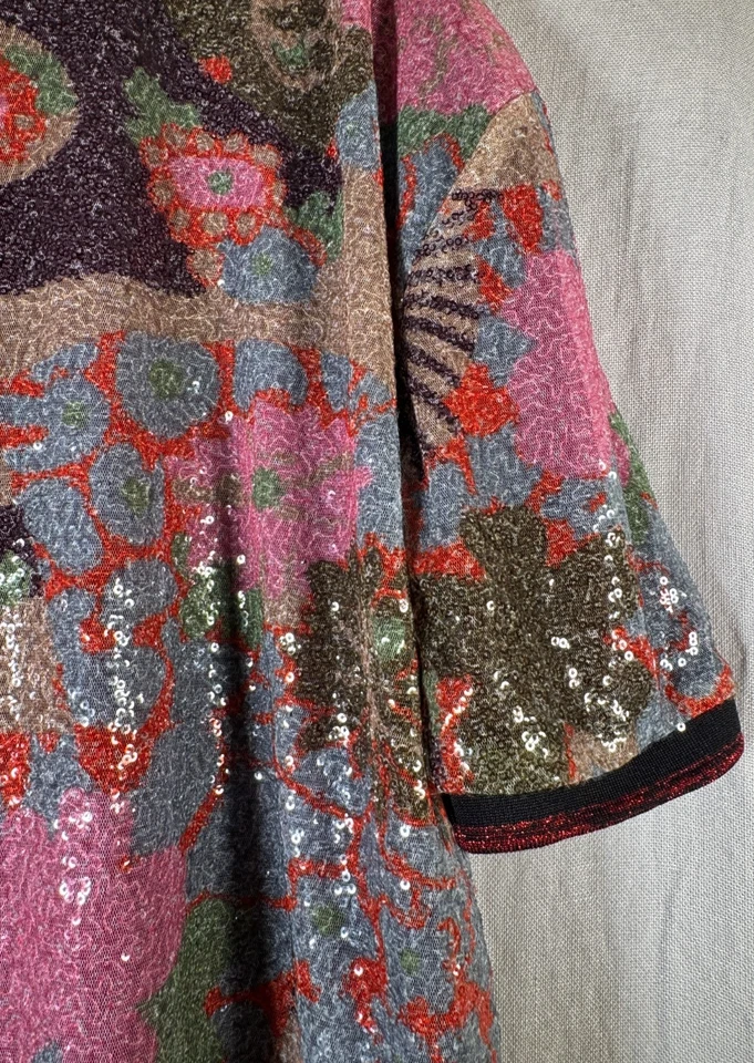 NANETTE LEPORE SEQUIN Flower Top Small PARTY Shirt Short Sleeves Lined Crew neck - Image 4 of 4