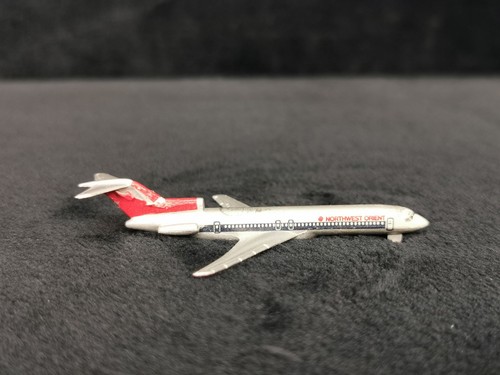 Northwest Orient Boeing 727 Schabak 1:600 Diecast Airplane Model Collectible - Foto 5 di 8
