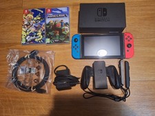 Nintendo Switch 32 Go Console avec Paire de Joy-Con - Bleu/Rouge