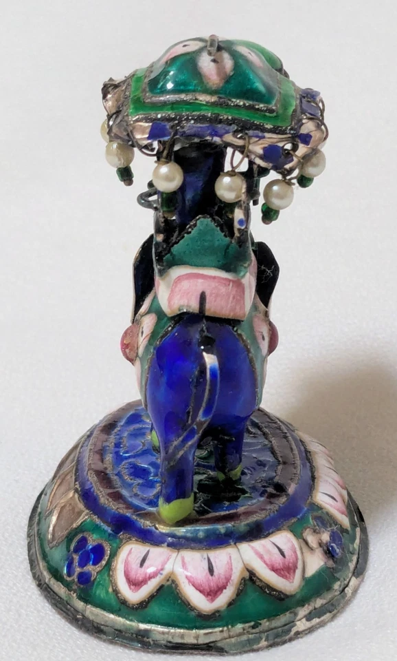 Antigua estatuilla de elefante Meenakari esmaltada en plata del siglo XIX de colección Foto 4 de 4