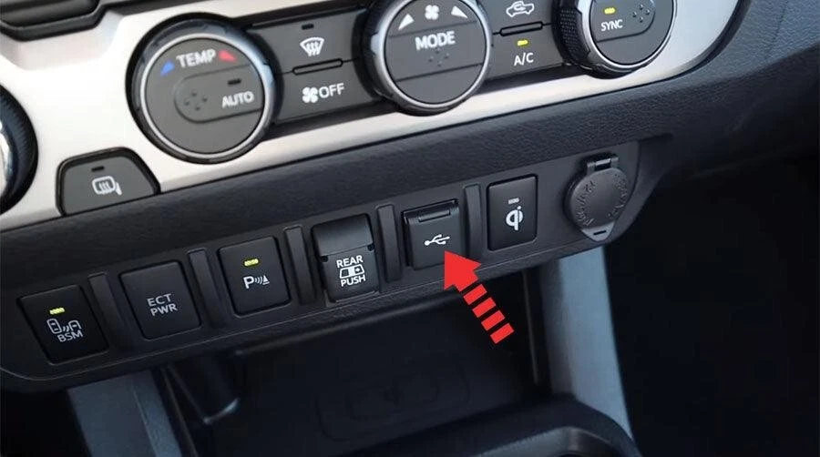 APT USB CD Player 2017-2018 Fits Mercedes-Benz B250e - Image 3 of 4