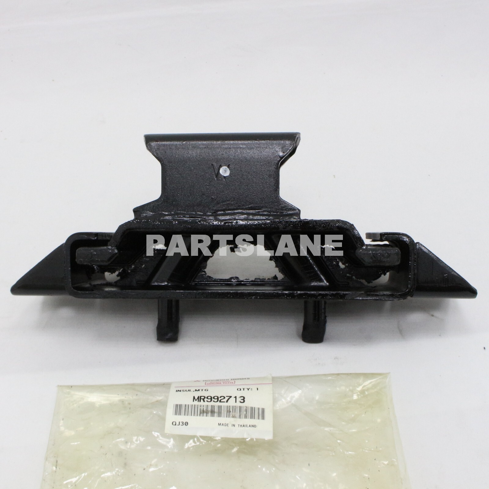 MR992713 Mitsubishi OEM Genuine INSULATOR, T/M MOUNTING | eBay 
