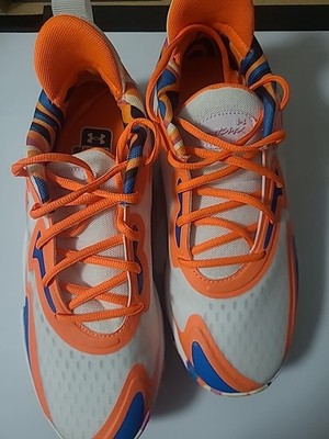 Under Armour Spawn 5 LE in the ''White Citrus Blast'' or ''White/Orange'' colorway.