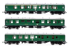 HORNBY 'OO' GAUGE R4117B/4B/5B RAKE OF 3 BR SR GREEN MK1 COACHES