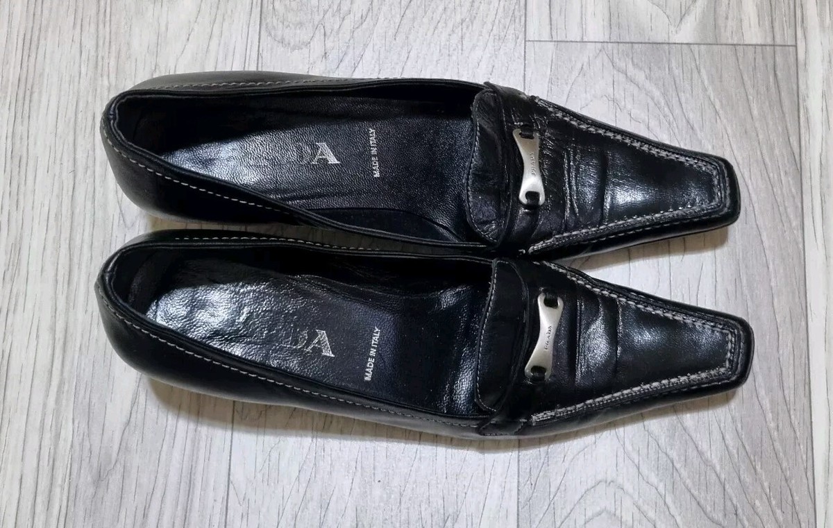靴 PRADA vintage leather shoes VINTAGE PRADA Women's Shoes Black Leather Buckle Low Heel