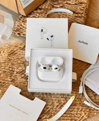 Apple 3rd Generation Bluetooth Earbuds with MagSafe Wireless Charging Case-White