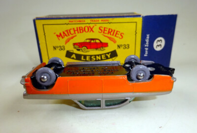 Matchbox No. 33A Ford Zodiac met. mauve / orange small 8 mm GPW in