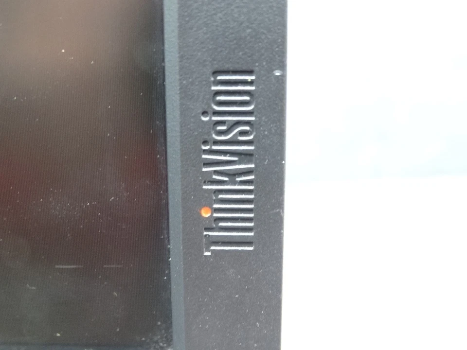 Lenovo ThinkVision 17in LCD Monitor Display Widescreen T1714pA + Stand - Image 4 of 4