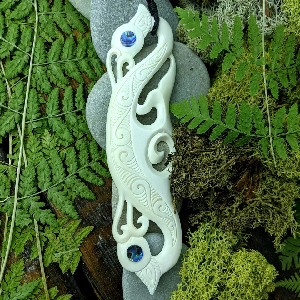 81stgeneration Collana Pendente Osso Orecchia di Mare Marakihau Manaia - Immagine 3 di 4