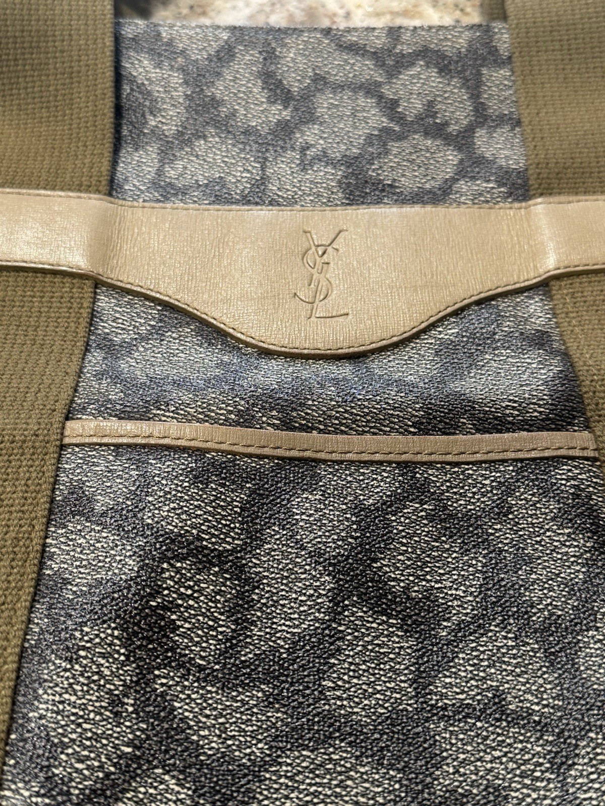 Autentica borsa a tracolla YVES SAINT LAURENT vintage pelle PVC grigio 1981M