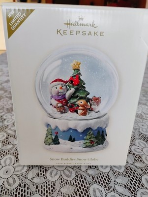 2007 Hallmark Limited Quantity Snow Buddies Snow Globe