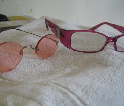 Foster Grant Posh PLM & Pink Oval Readers Sunglasses - 2X Reading Glasses 2.75