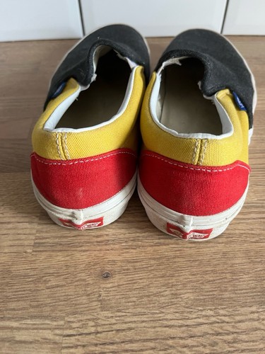 Zapatos de skate VANS clásicos sin cordones en costa, Reino Unido talla 7,5 gris, rojo, amarillo - Imagen 4 de 8