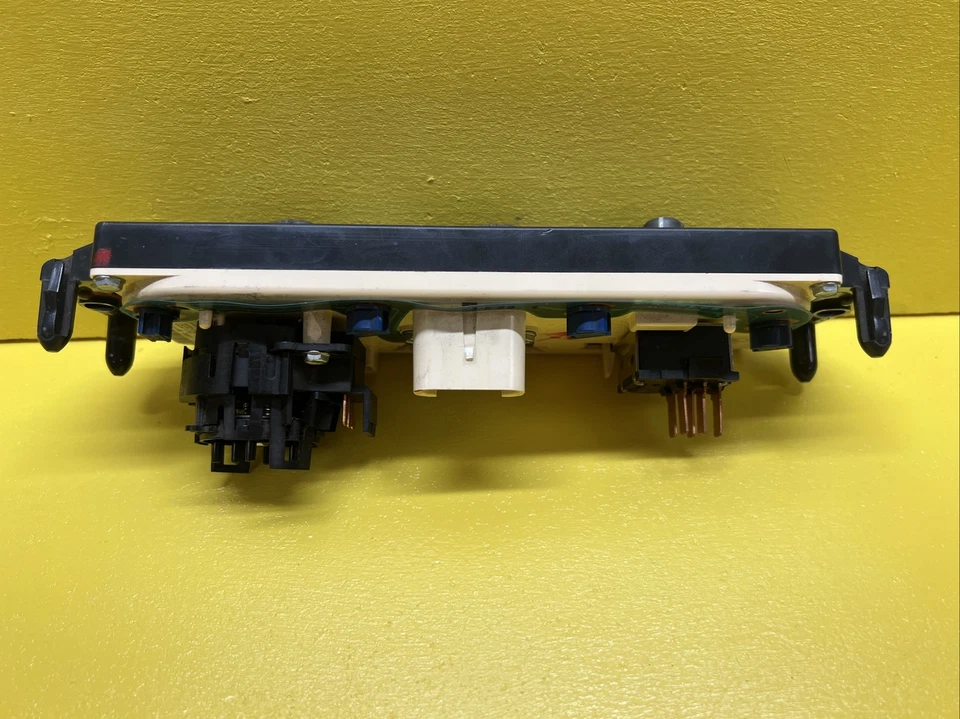 Chevrolet Blazer 1998 conjunto de control de calefacción aire acondicionado con desempañador de ventana trasera Foto 3 de 4