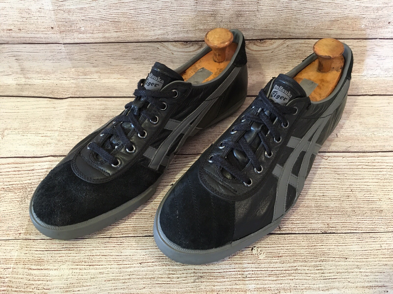 Vintage Onitsuka Tiger Mens Black/Gray 
