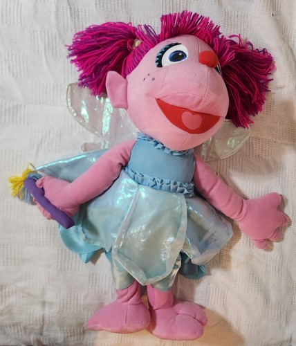 Sesamstraße große Abby Cadabby Fee Puppe Plüsch 28 Zoll groß 25 Zoll Arme (Wingspan) - Bild 9 von 10